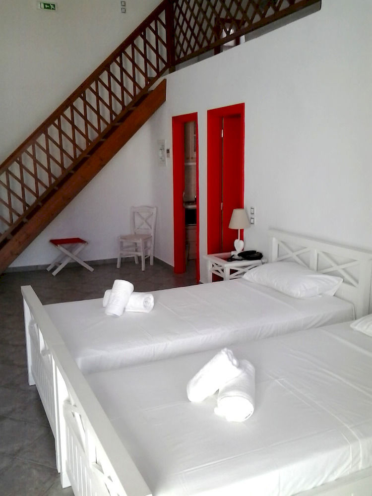 Viva Mare Foinikounta Aparthotel Finikounta Exterior photo