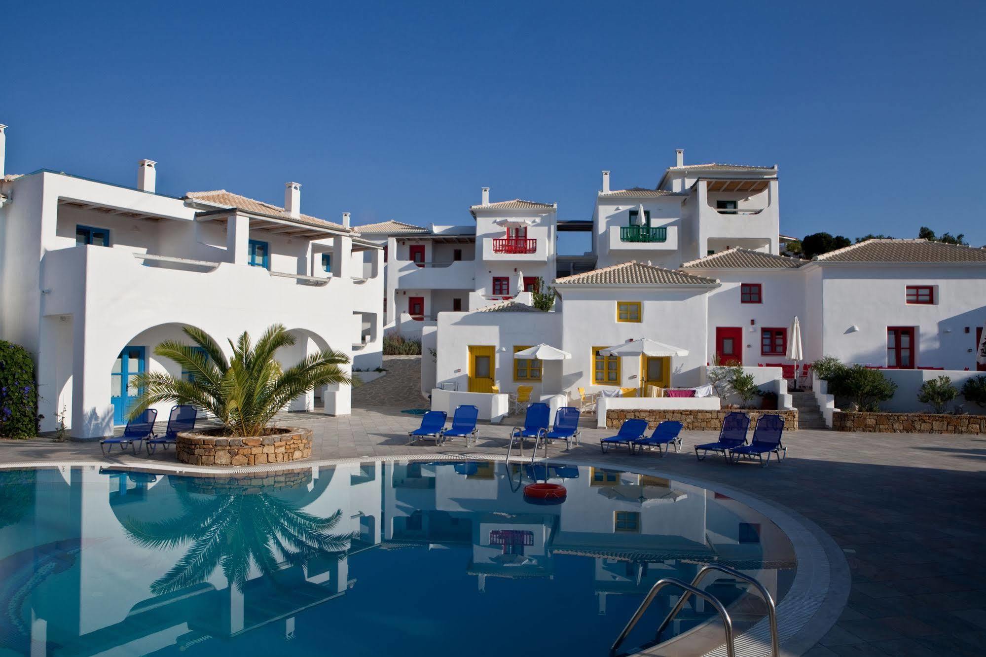 Viva Mare Foinikounta Aparthotel Finikounta Exterior photo